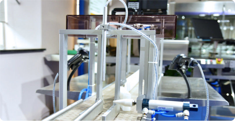 Переменный диапазон заполнения Химический жидкостный наполнитель Настраиваемые решения, повышающие эффективность в химической упаковке